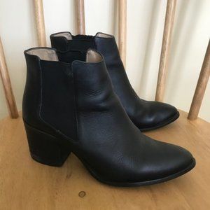 Black Nisolo Heeled Chelsea Commuter Boot
